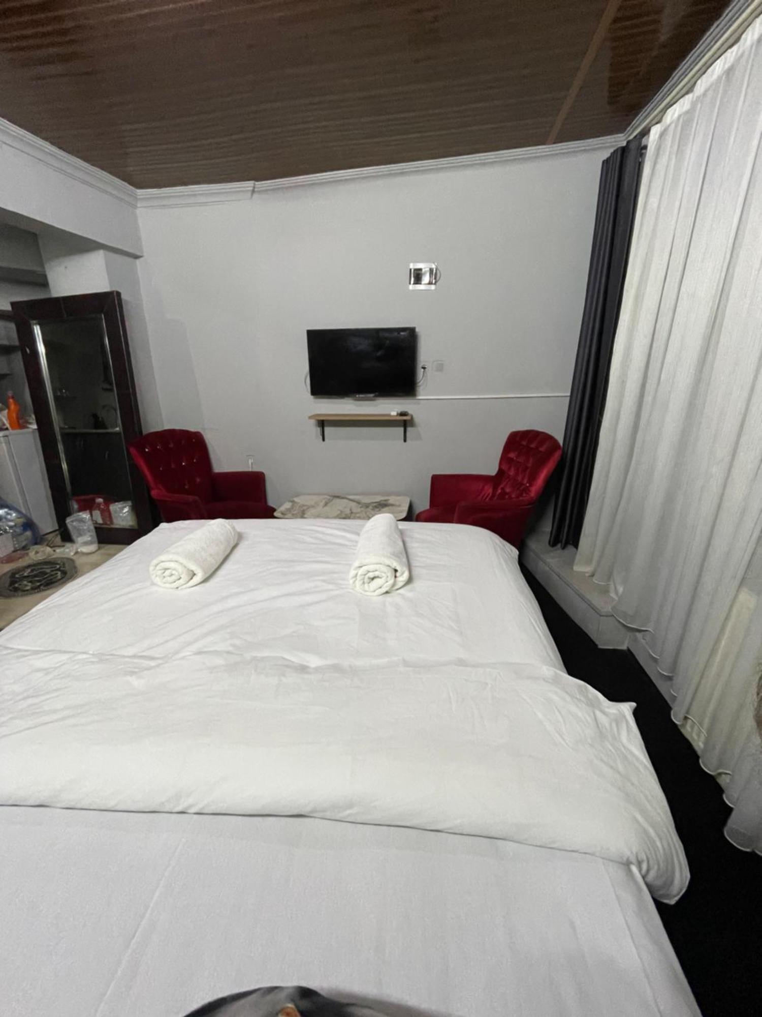 Taksim Red Suite Стамбул Экстерьер фото