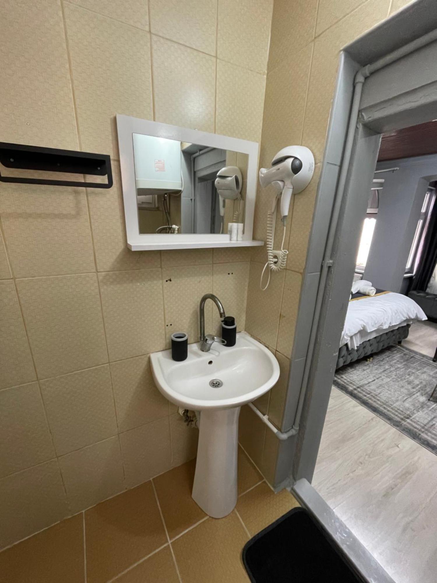 Taksim Red Suite Стамбул Экстерьер фото